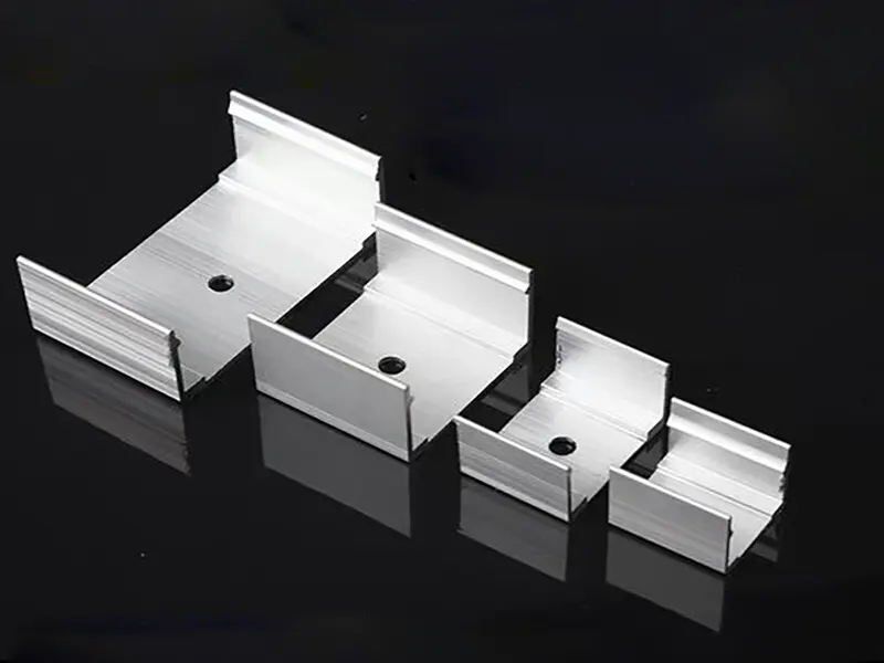Clip di montaggio della barra luminosa