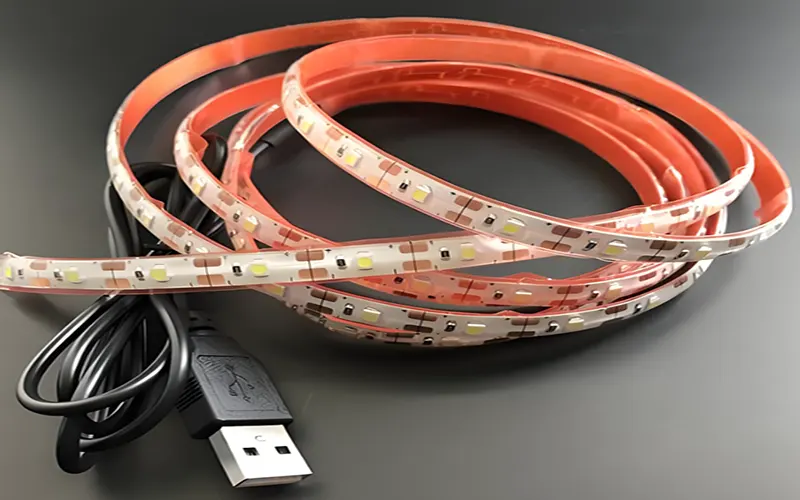 Tiras de LED sem fichas alimentadas por USB para configurações de iluminação flexíveis
