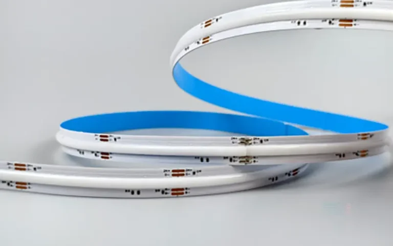 Close-up van RGB COB LED Strip Lights, met het levendige kleurenspectrum en flexibele ontwerp.